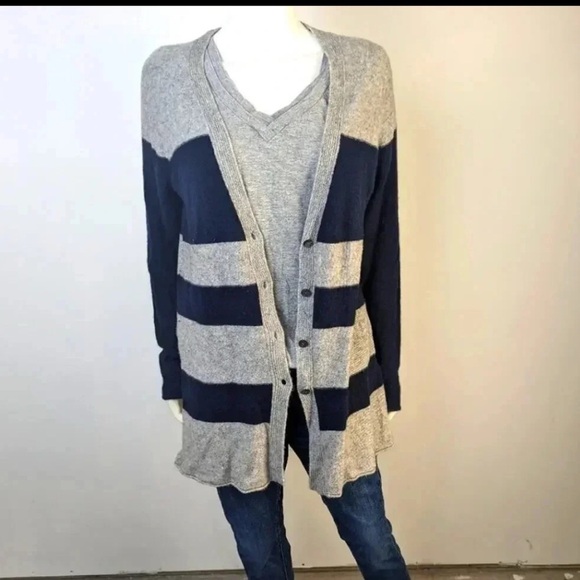 Laundry by Shelli Segal Gray and Navy Sweater - Picture 1 of 5